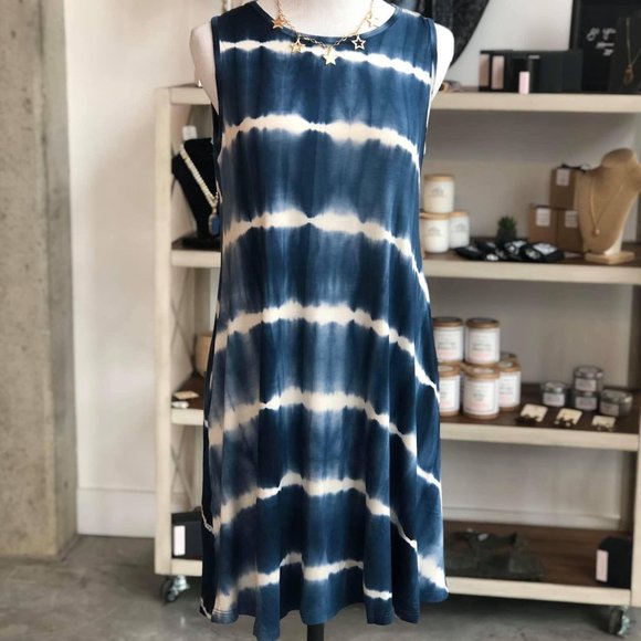 Catch a Wave Dress - Picture 1 of 1